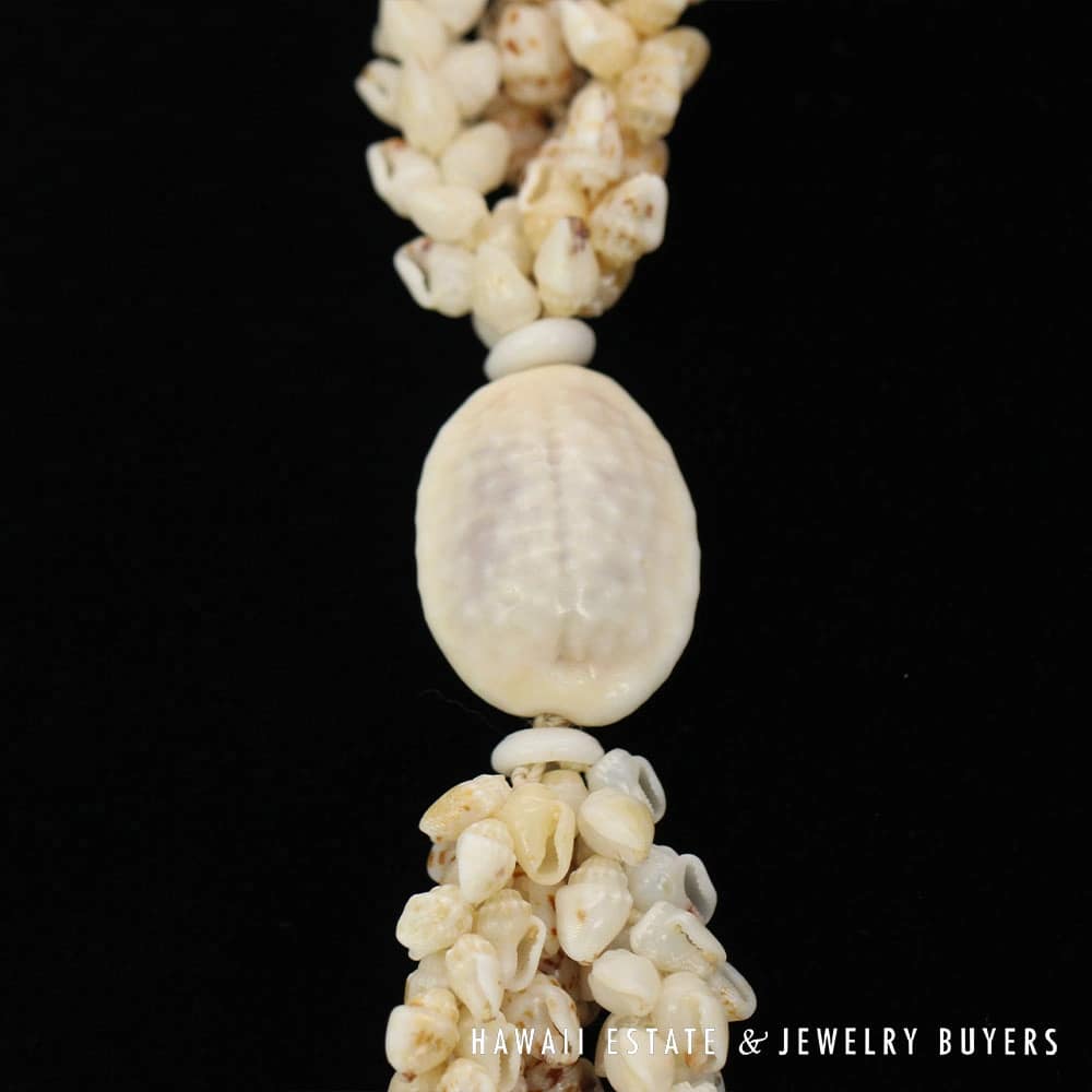 Three-Strand Ni'ihau Shell Lei: 38 inch Kipona Pikake Momi. - Image 12