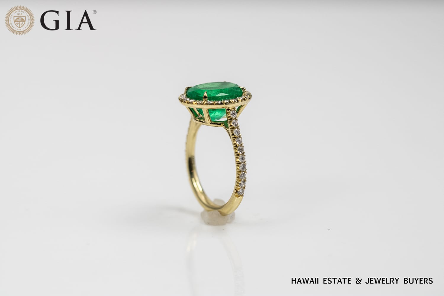 GIA 4.2g 18KYG 3.52ct OVAL COLOMBIAN EMERALD and 0.43ctw DIAMOND RING SIZE 5 - Image 3