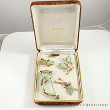 MING'S HAWAII JADE & PEARL EARRINGS NECKLACE BROOCH BRACELET COMPLETE SET W/ BOX