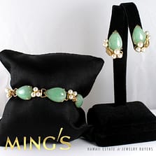 VINTAGE MING'S HAWAII GREEN PALE JADE & PEARL 14K YELLOW GOLD PEAR SHAPE BRACELET & EARRINGS SET SIGNED