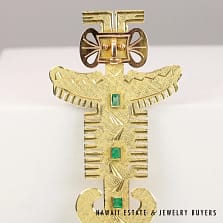 0.50ctw EMERALD AZTEC 17.2g 18K YELLOW GOLD PENDANT BROOCH