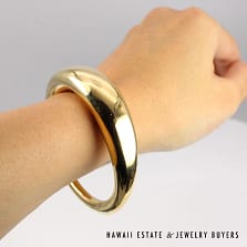 18K Yellow Gold Domed Hinged Bangle Bracelet