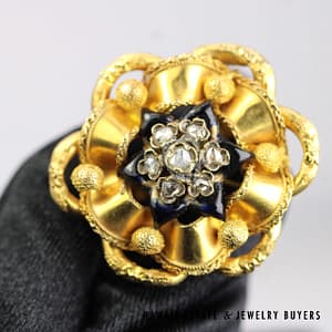 1800s Vintage 18K Yellow Gold Rose Cut Diamond Enamel Brooch - Image 2
