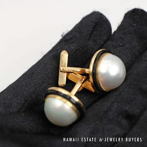 15mm Mabe Pearl and Black Onyx 14K Yellow Gold Cufflinks - Image 2