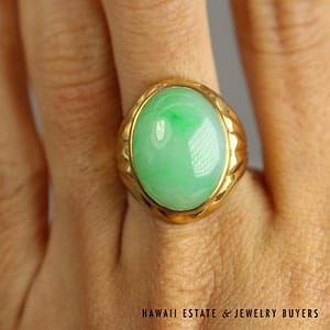 GIA Type A Green Jade Oval Ring 22k Yellow Gold 18x14mm Size 7.5 - Image 2