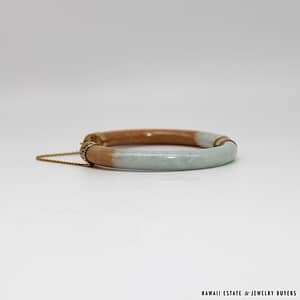 MING'S 42.9g 14KYG GREY & BROWN JADE HINGED BANGLE BRACELET SIZE 7 - Image 6