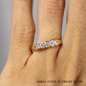 0.50ctw Diamond Half Bezel 18k Yellow Gold Band Size 6.25, 3.2g - Image 2