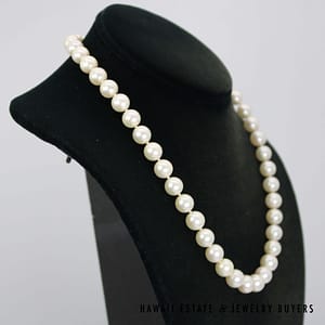9-9.5mm Cultured Pearl Strand 14k Yellow Gold 18" with 0.08ctw Diamond and 1ctw Ruby Barrel Clasp - Image 2