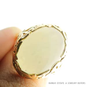 MING'S HAWAII GREEN JADE LARGE CABOCHON 14K YELLOW GOLD RING (SIZE 4.5) - Image 3
