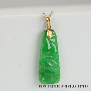 GIA Type A Carved Green Jade Pendant 20k Yellow Gold Measures 34x13mm - Image 2