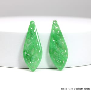 4.9g PAIR OF CARVED AND PIERCED GREEN JADE MEASURES 47.3x18mm - Image 3
