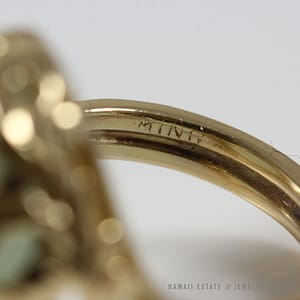 MING'S HAWAII GREEN JADE LARGE CABOCHON 14K YELLOW GOLD RING (SIZE 4.5) - Image 4