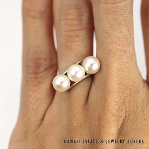 Mikimoto Three Pearl 14K White Gold Ring Size 5.5 - Image 2