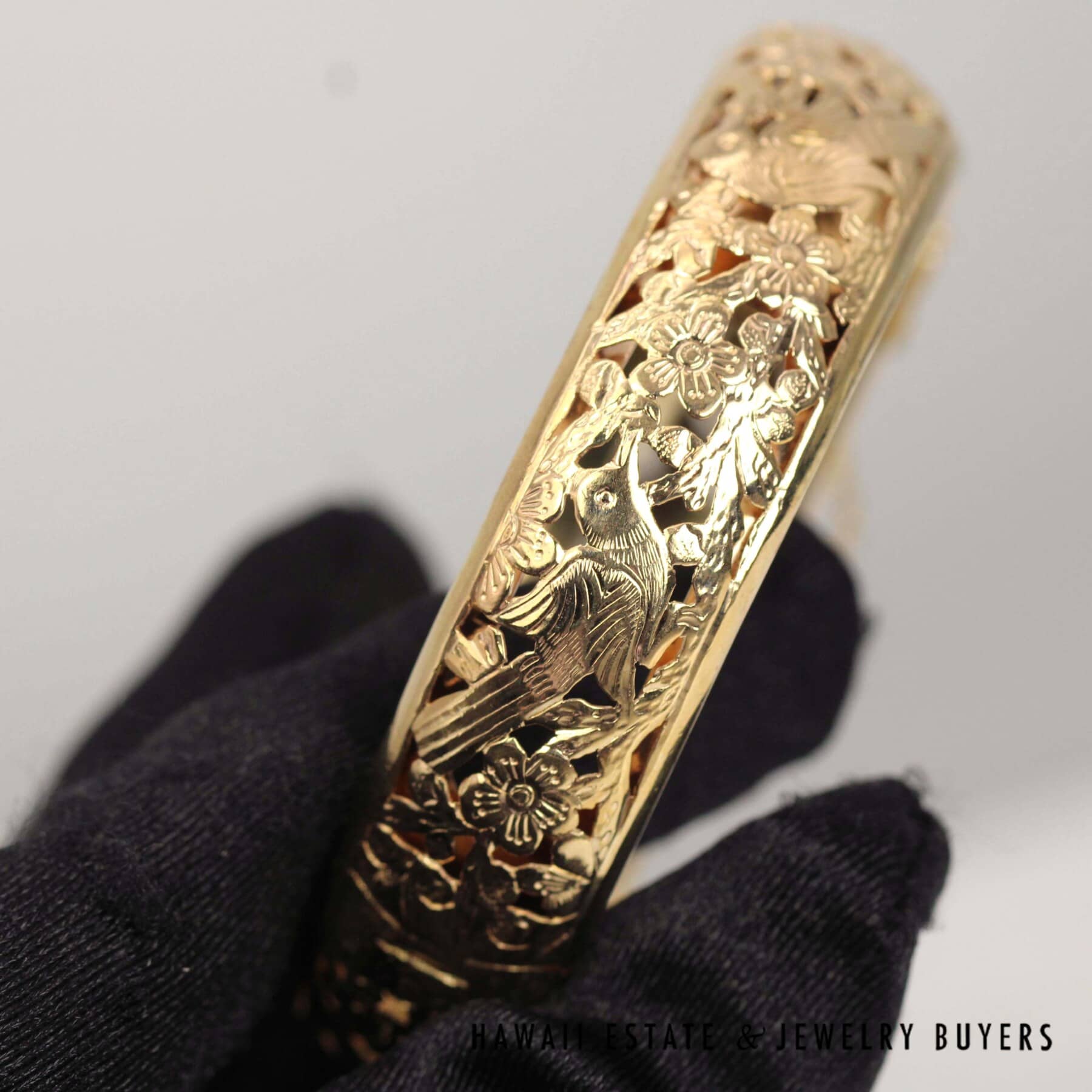 MING'S BIRD IN PLUM 15.5mm HINGED 27.4g 14K YELLOW GOLD