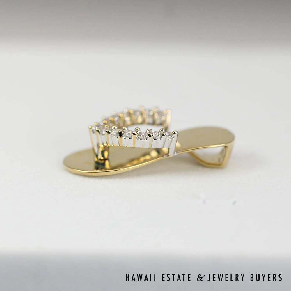 0.10CTW Diamond Hawaiian Slipper Flip-Flop 14K Yellow Gold Pendant - Image 3