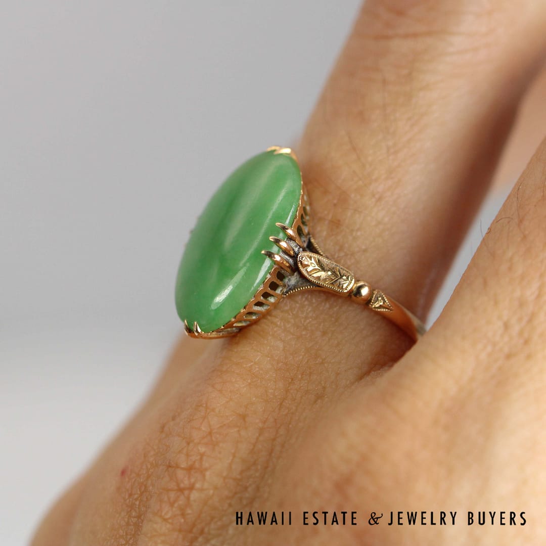 Green Jade Oval 18K Yellow Gold Ring Size 7.25 - Image 7