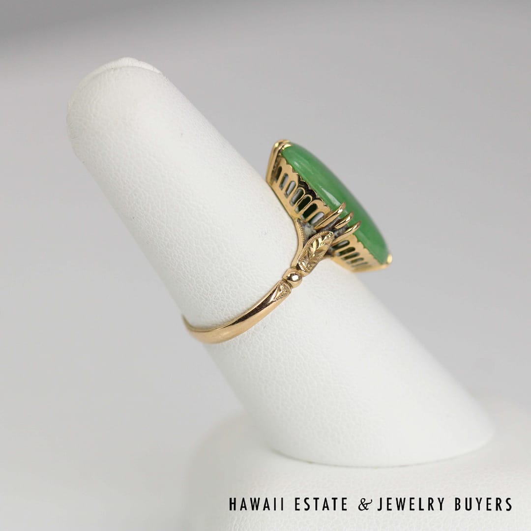 Green Jade Oval 18K Yellow Gold Ring Size 7.25 - Image 4
