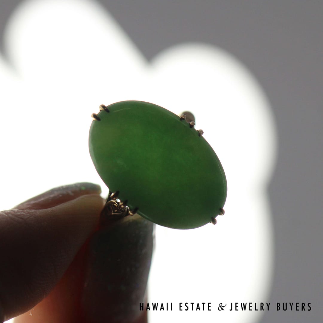 Green Jade Oval 18K Yellow Gold Ring Size 7.25 - Image 6