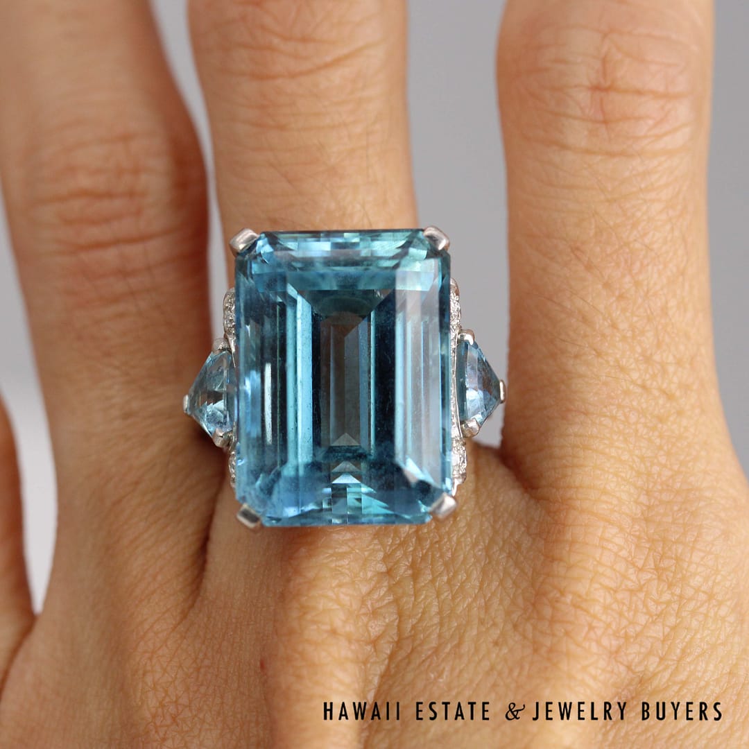 GIA 30ct Aquamarine 0.40ctw Diamond 1.50ctw Aquamarine Ring Plat. Size 8, 17.5g - Image 2