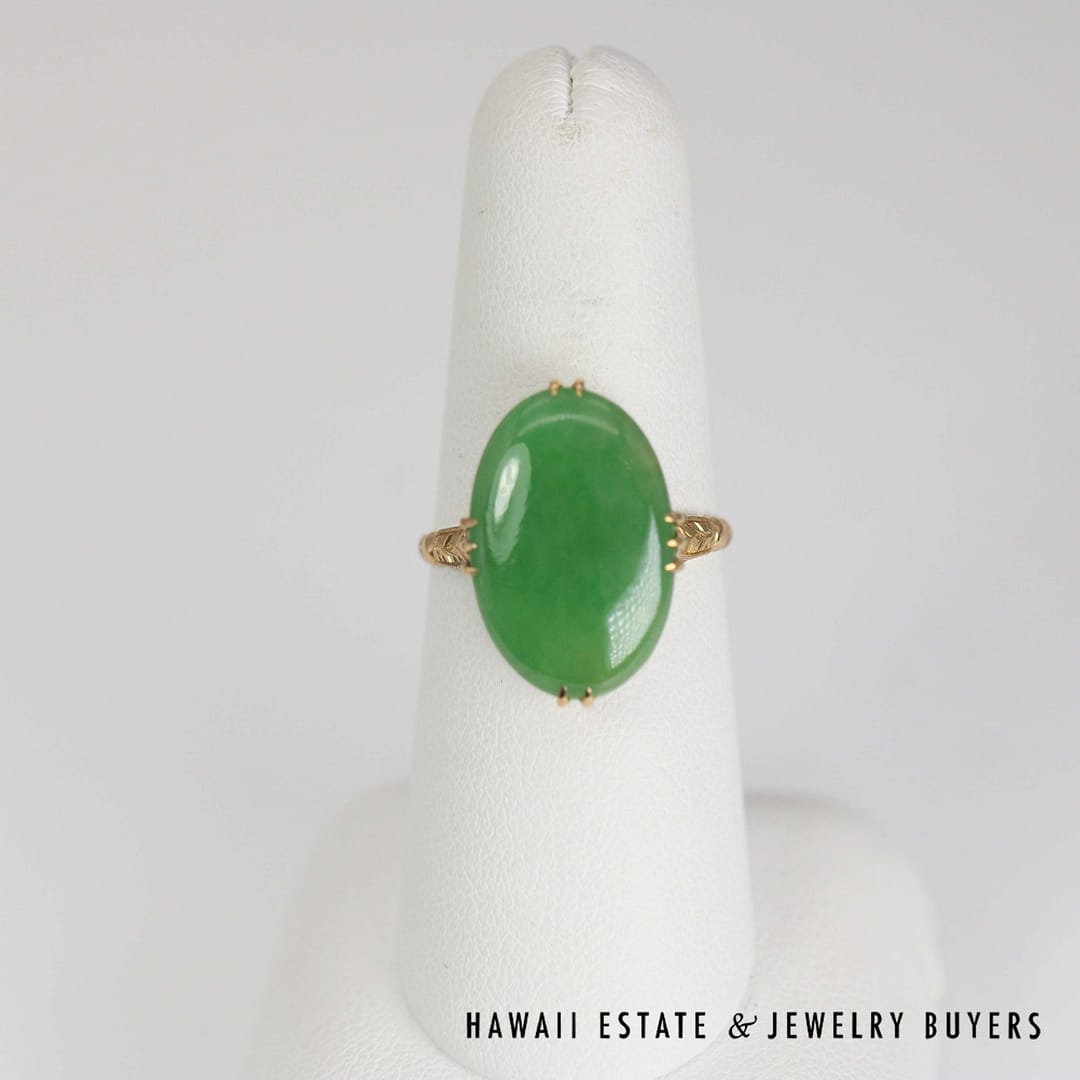 Green Jade Oval 18K Yellow Gold Ring Size 7.25 - Image 2
