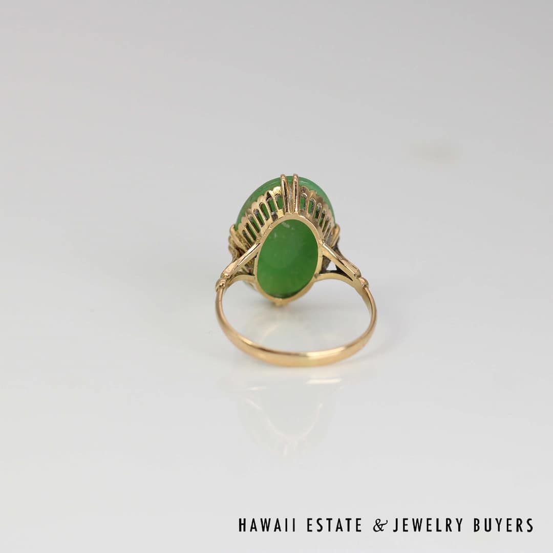 Green Jade Oval 18K Yellow Gold Ring Size 7.25 - Image 5