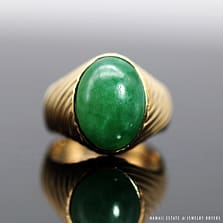 7.6g 14KYG MOTTLED GREEN JADE CABOCHON RING SIZE 8.75