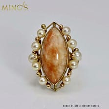 MING'S 6.5g 14KYG MOTTLED ORANGEY BROWN MARQUISE JADE CAB AND PEARL RING SIZE 6.25