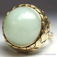 MING'S HAWAII LARGE ROUNDED JADE CABOCHON 14K YELLOW GOLD RING (SZ. 5.5)