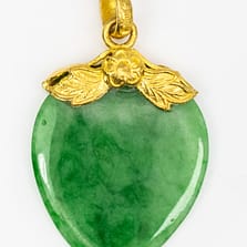 GIA 3.4g 24KYG TYPE A GREEN JADE HEART PENDANT MEASURES 28 X 19mm