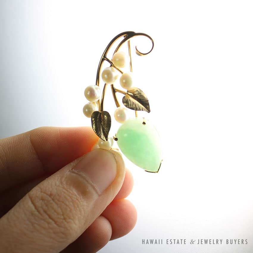 MING'S HAWAII APPLE GREEN JADEITE JADE & PEARL CLUSTER 14K YELLOW GOLD BROOCH - Image 2