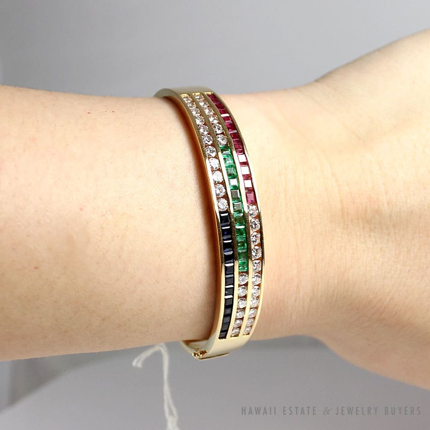 VINTAGE FINE GEMSTONE RUBY SAPPHIRE 2CTW DIAMOND 18K YELLOW GOLD BANGLE BRACELET - Image 3