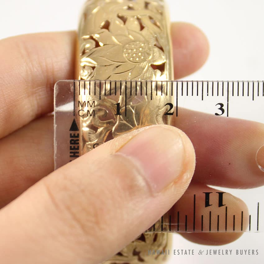RARE MING'S HAWAII FOUR SEASONS FLOWER 14K YELLOW GOLD 20MM WIDE HINGED BANGLE BRACELET - Image 2