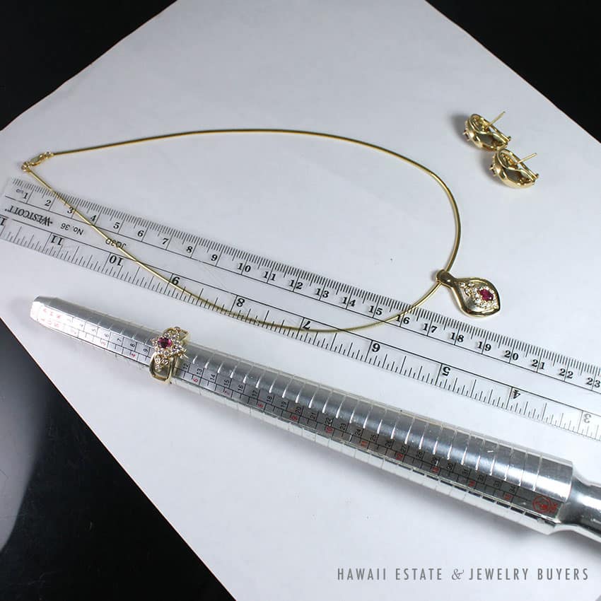 NATURAL RUBY & .23CTW DIAMOND 14K YELLOW GOLD NECKLACE EARRINGS & RING SET - Image 2