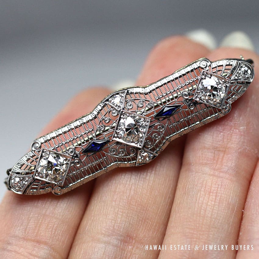 PHENOMENAL ANTIQUE 1920'S 1.95CTW J VS2 DIAMOND AND SAPPHIRE ART DECO BROOCH - Image 2