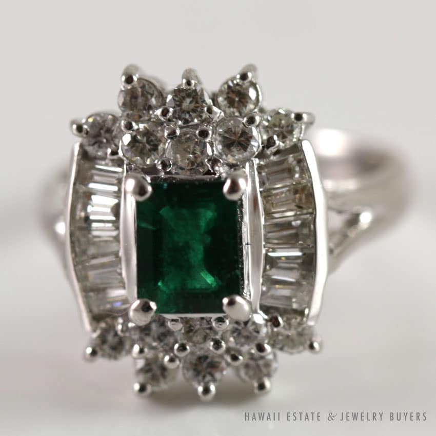 VINTAGE NATURAL EMERALD & 1.17CTW DIAMOND 18K WHITE GOLD RING SIZE 8