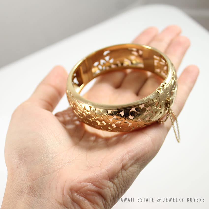 RARE MING'S HAWAII FOUR SEASONS FLOWER 14K YELLOW GOLD 20MM WIDE HINGED BANGLE BRACELET
