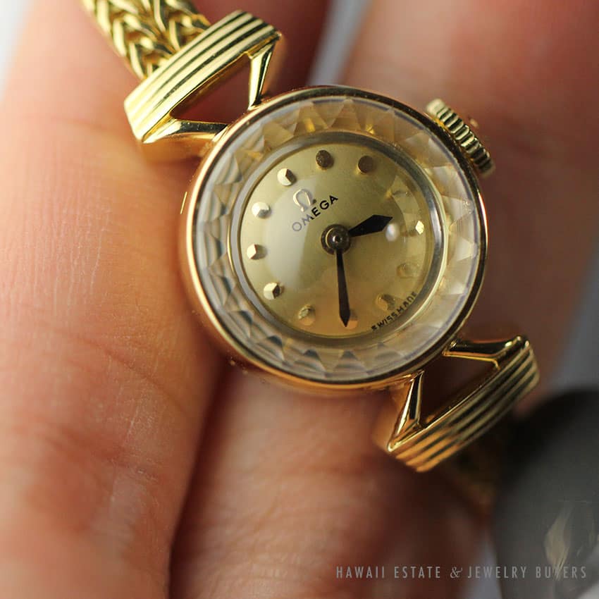 OMEGA MODEL 11001 18K YELLOW GOLD ROUND CASE WRIST WATCH EXTRA SMALL - Image 3