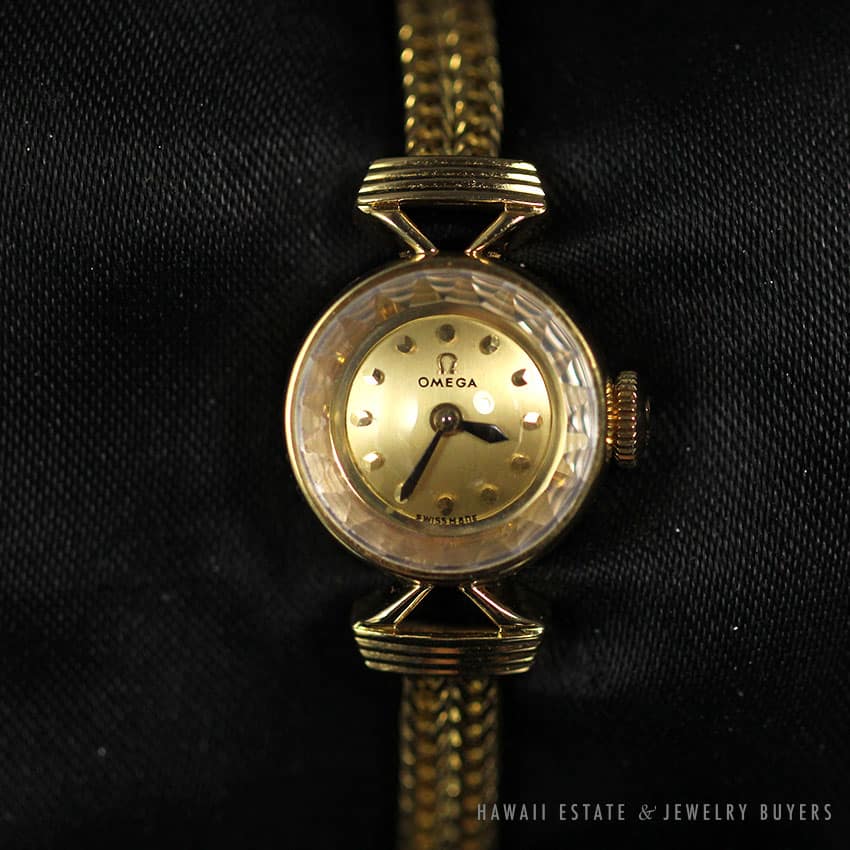 OMEGA MODEL 11001 18K YELLOW GOLD ROUND CASE WRIST WATCH EXTRA SMALL