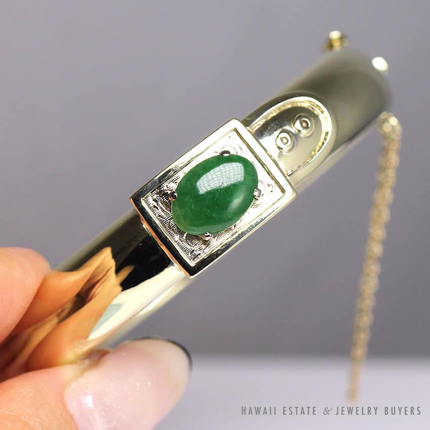 GUMP'S VINTAGE IMPERIAL JADE CABOCHON 14K YELLOW GOLD HINGED BANGLE BRACELET