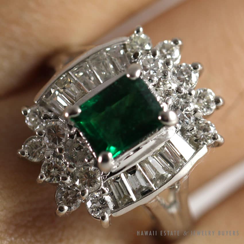 VINTAGE NATURAL EMERALD & 1.17CTW DIAMOND 18K WHITE GOLD RING SIZE 8 - Image 2