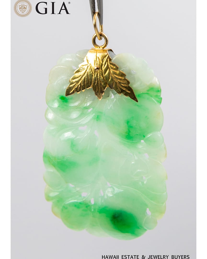 23g 18KYG MOTTLED GREEN JADE CARVED PENDANT - Image 2