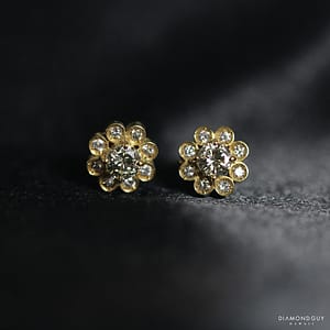 4.2g 18KYG 0.75ctw ROUND BRILLIANT YELLOW GOLD FLOWER STUD EARRINGS