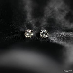 1.06g 14KWG 0.75ctw DIAMOND STUD EARRINGS